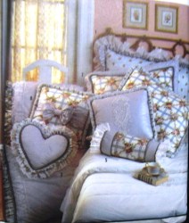 7361 PILLOWS,HEARTS,SHAMS,SHAPED,APPLIQUE PILLOW PATTERN